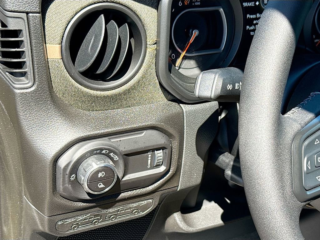 New 2026 Jeep Gladiator Willys AWD/4WD image 10