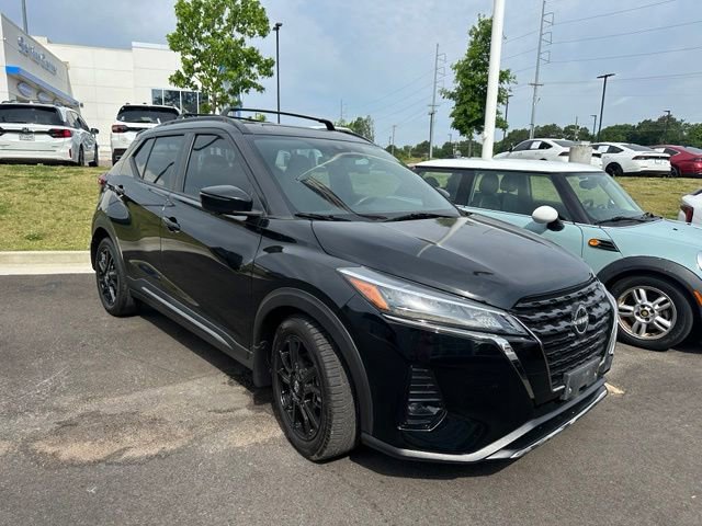 Used 2022 Nissan Kicks SR w/ Interior Electronics Package FWD image 3