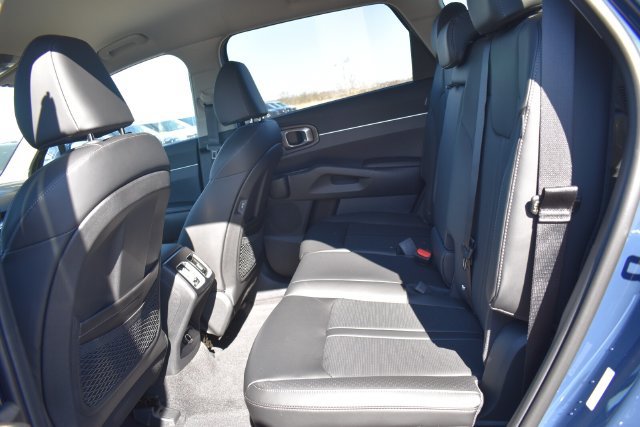 New 2026 Kia Sorento S FWD image 17