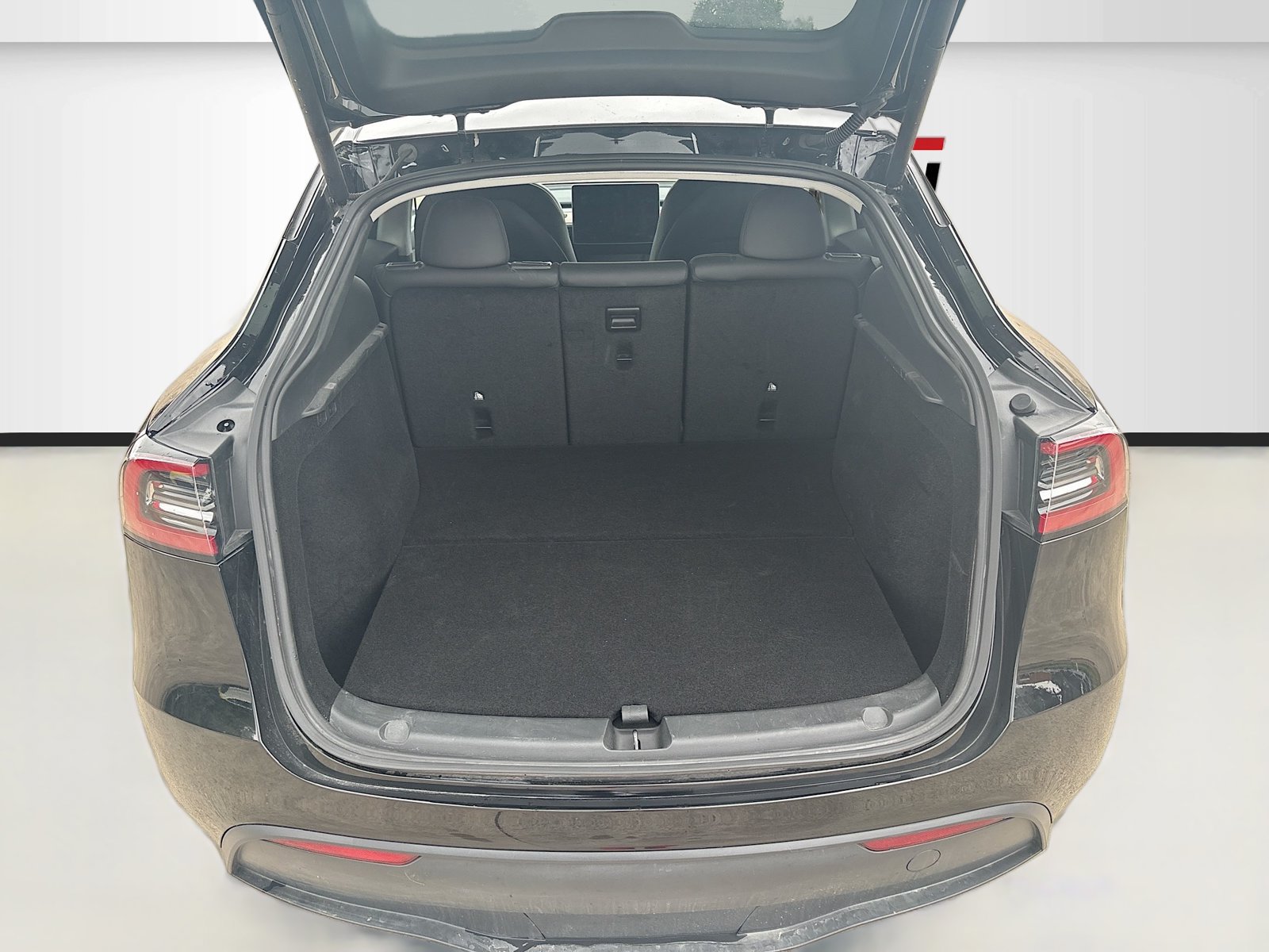 Used 2025 Tesla Model Y Long Range RWD image 25
