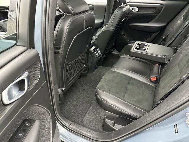 Used 2021 Volvo XC40 P8 Recharge w/ Advanced Package image 23