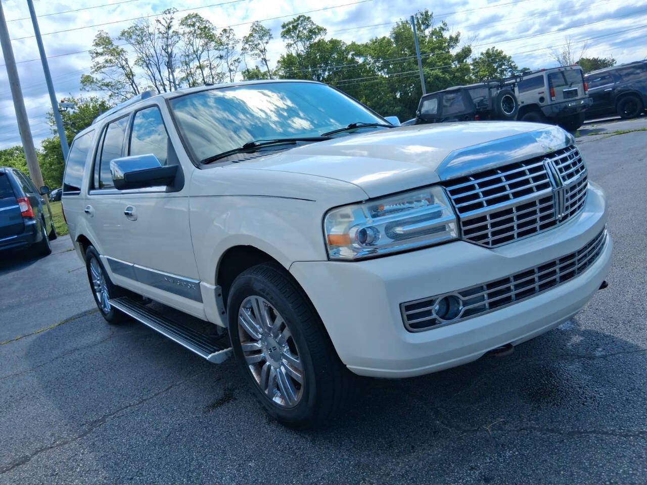 Used 2008 Lincoln Navigator 4WD image 3