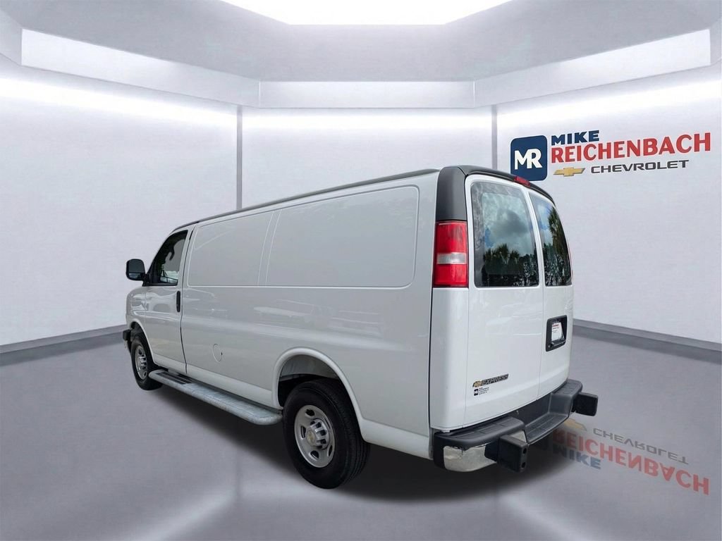 Used 2025 Chevrolet Express 2500 w/ Driver Convenience Package RWD image 6
