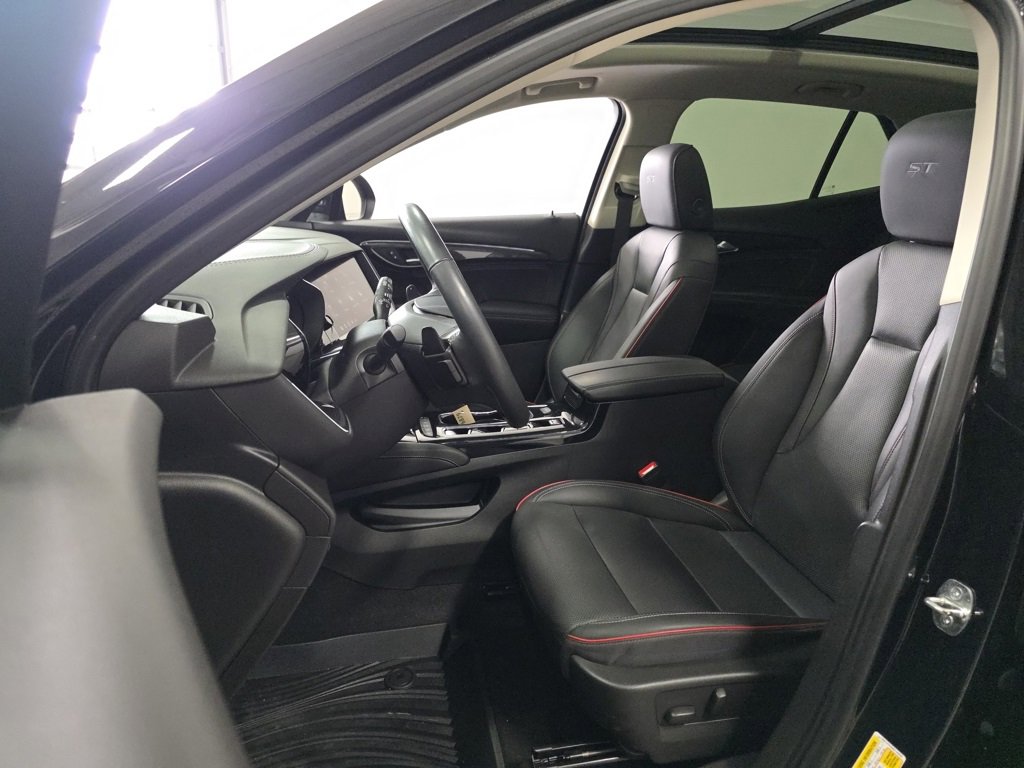 Used 2022 Buick Envision Essence w/ Technology Package II image 9