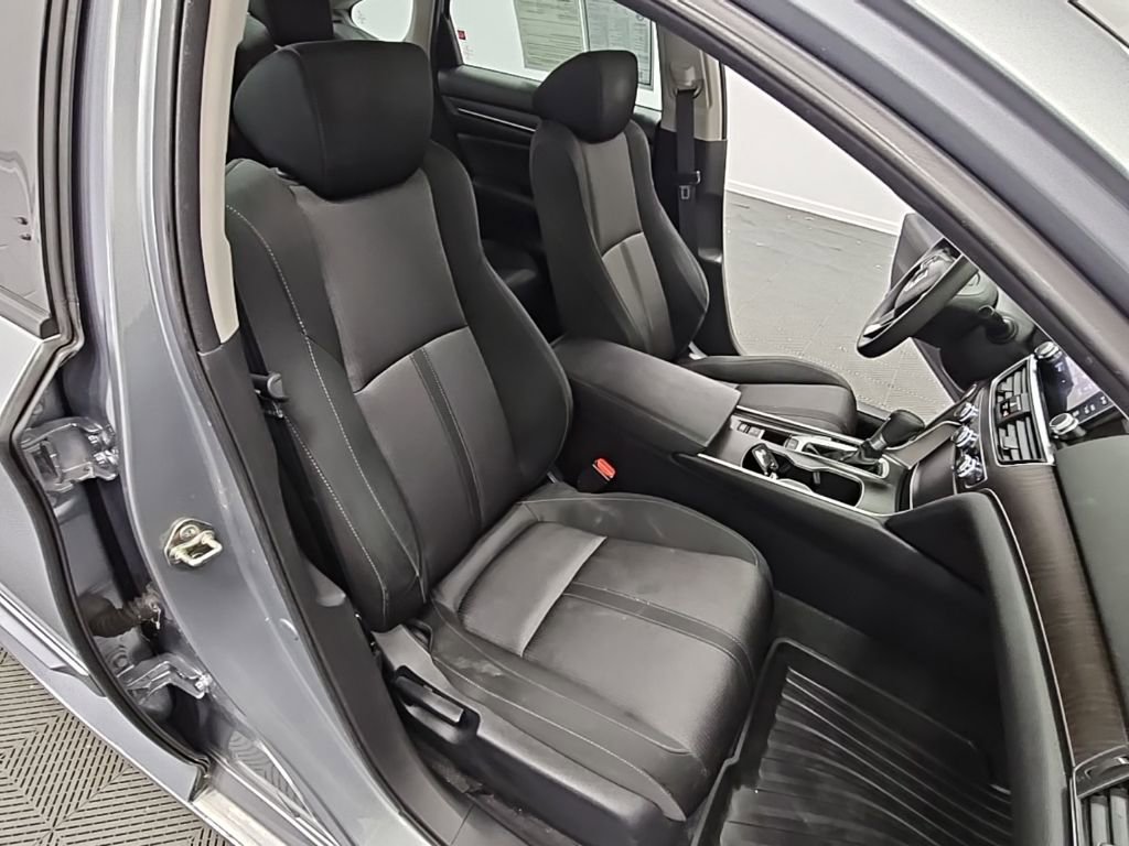 Used 2020 Honda Accord EX image 39