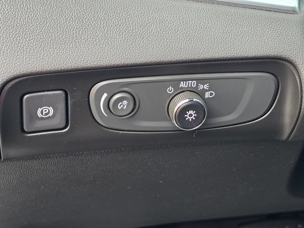 Used 2020 Buick Enclave Essence w/ LPO, Floor Liner Package FWD image 14