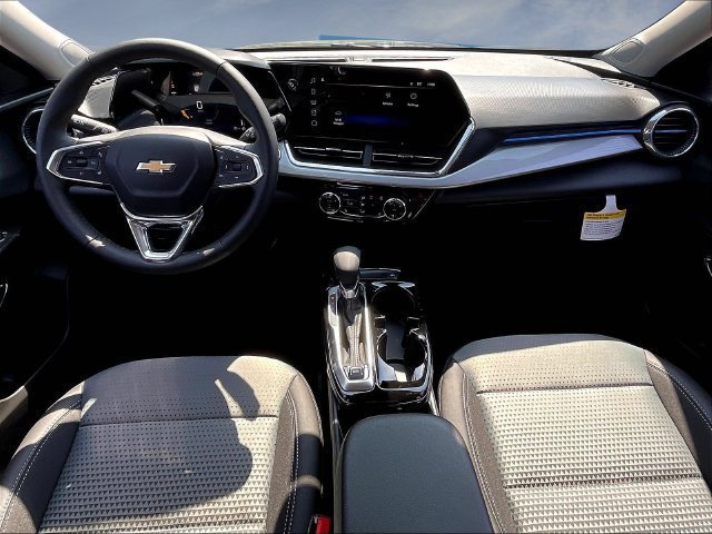New 2026 Chevrolet Trax LT w/ Driver Confidence Package FWD image 5