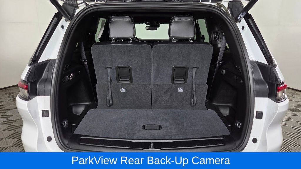 Used 2023 Jeep Grand Cherokee L Laredo image 10