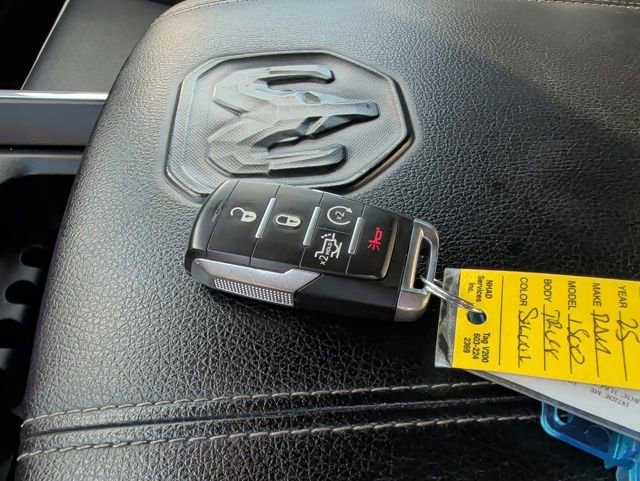 Used 2025 RAM 1500 Laramie image 39