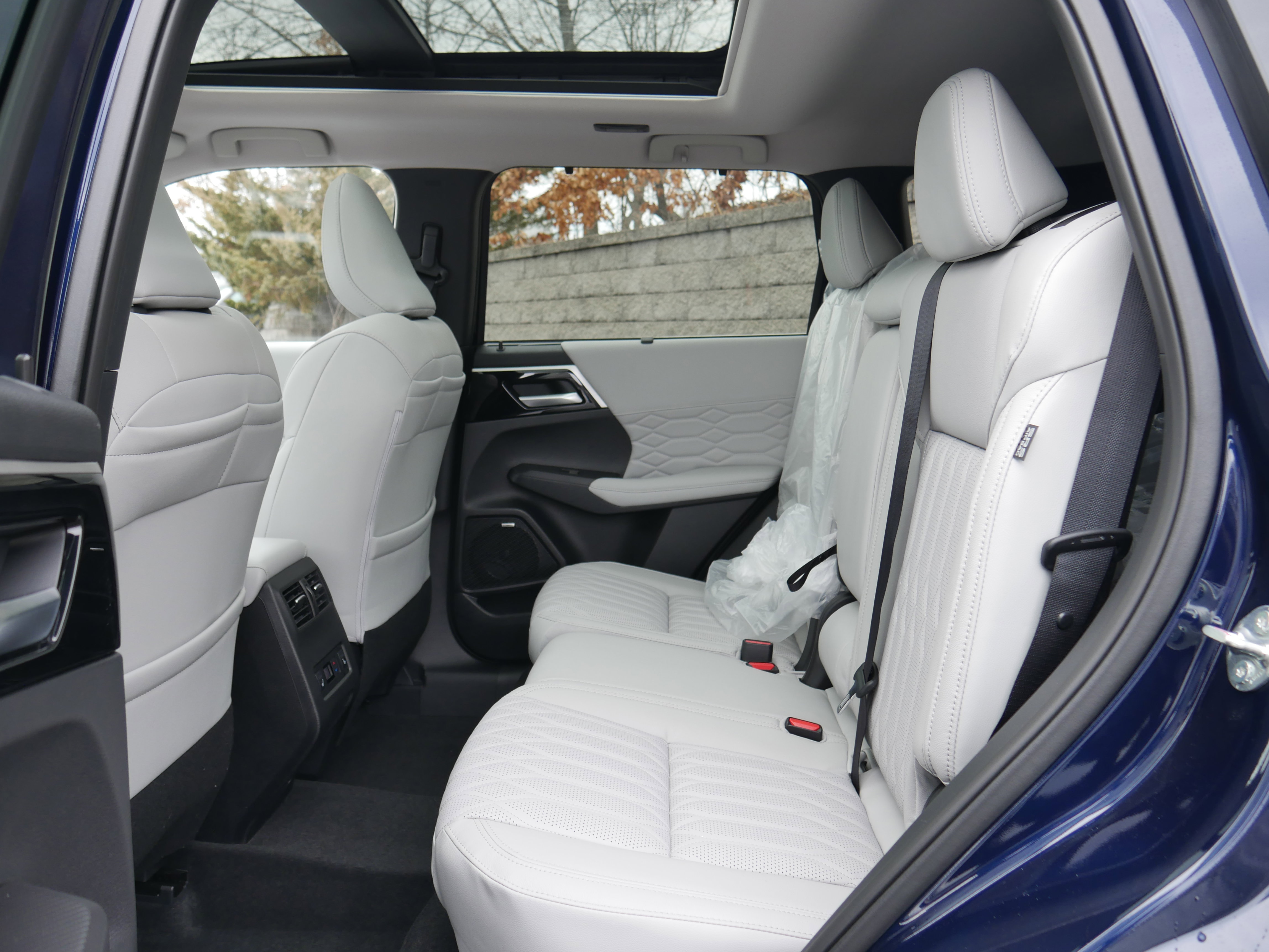 New 2026 Mitsubishi Outlander SEL image 14