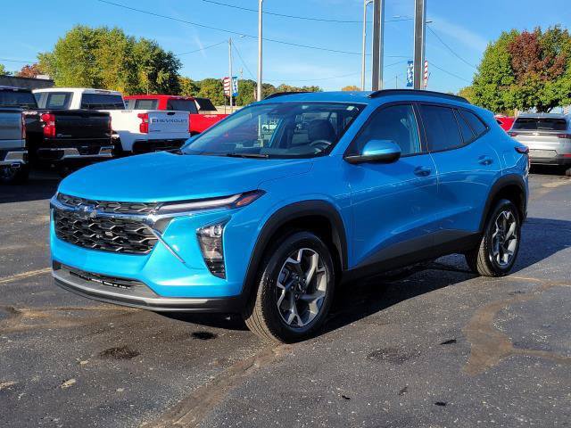 Used 2025 Chevrolet Trax LT w/ LT Convenience Package FWD image 4