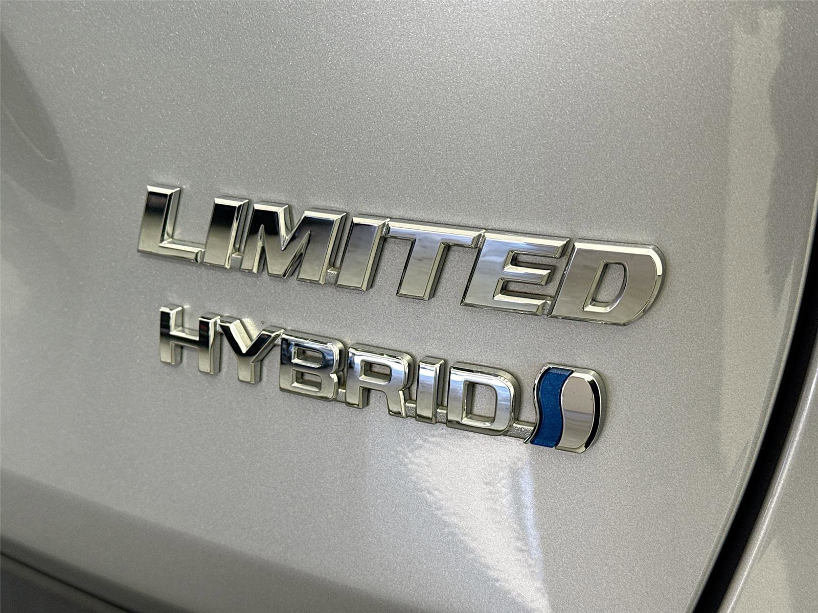 Used 2022 Toyota RAV4 Limited image 14