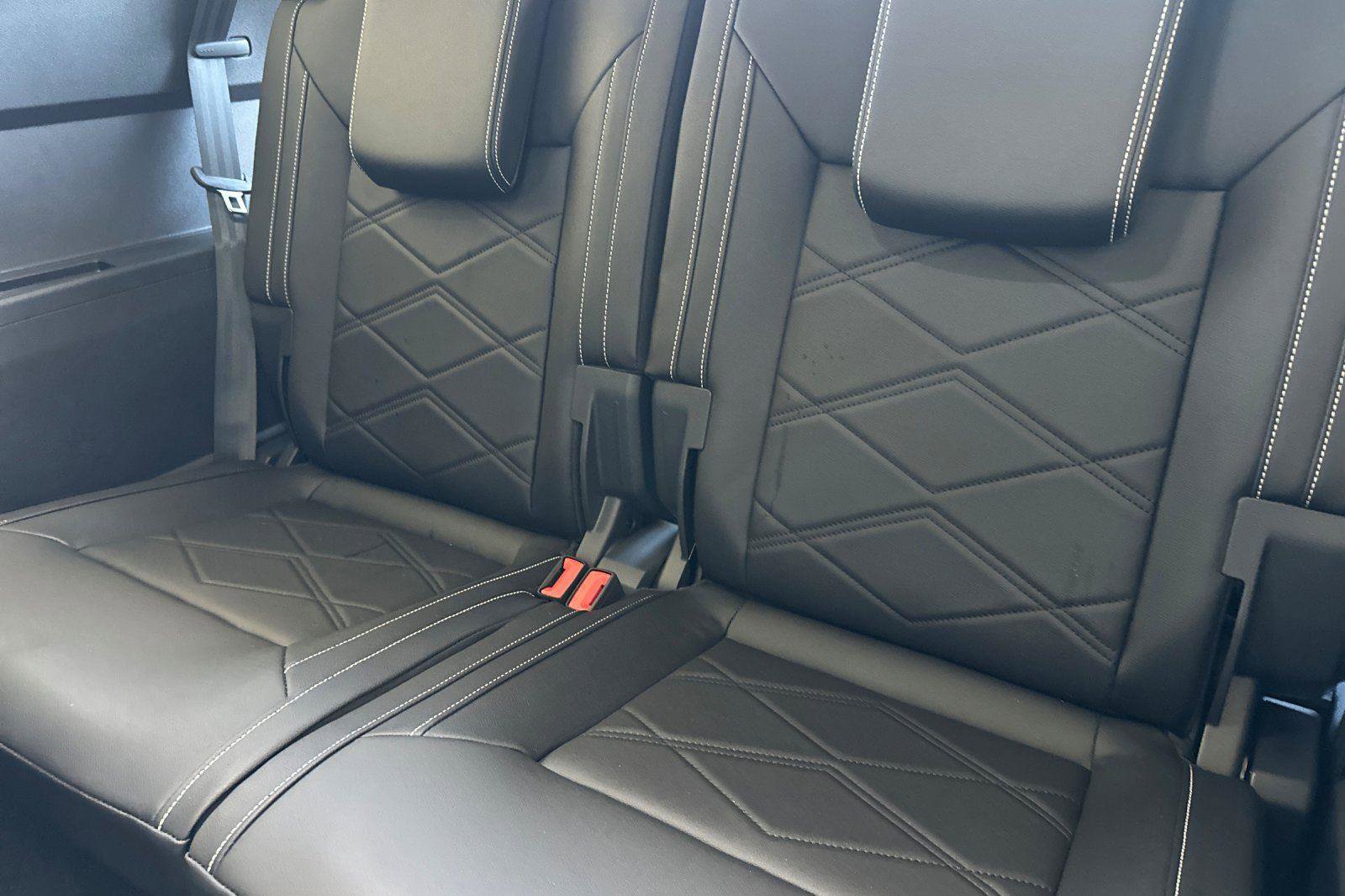 New 2026 Volkswagen Atlas SE w/ Panoramic Sunroof Package image 14