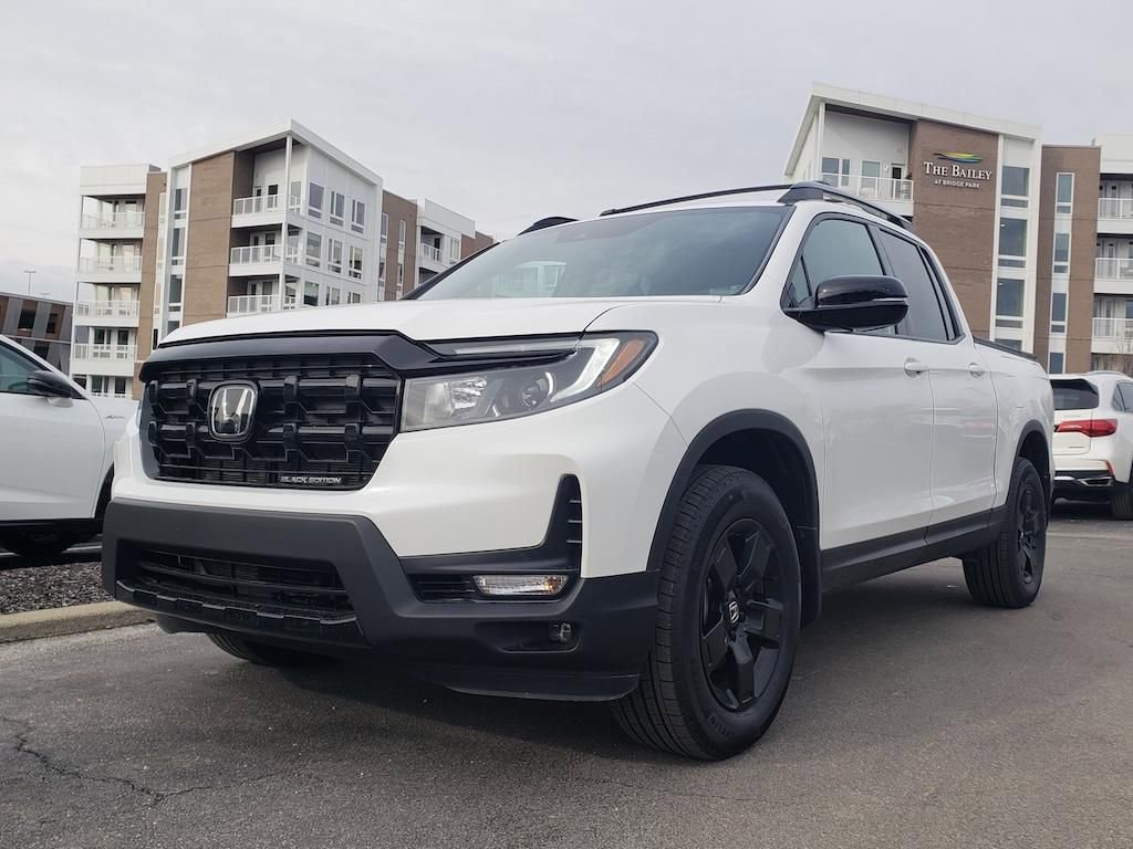 Used 2025 Honda Ridgeline Black Edition image 4