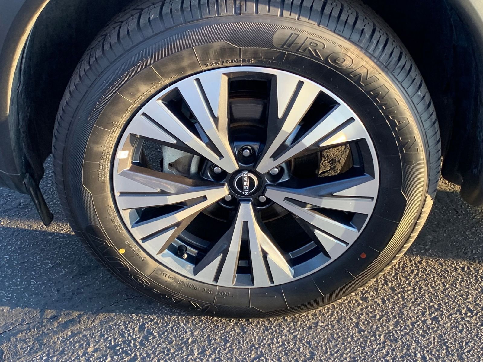 Used 2023 Nissan Rogue SV image 30