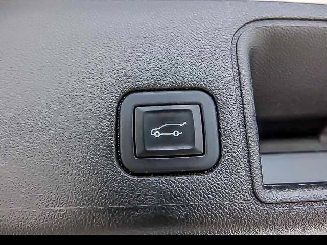 Certified 2024 GMC Terrain SLT FWD image 27