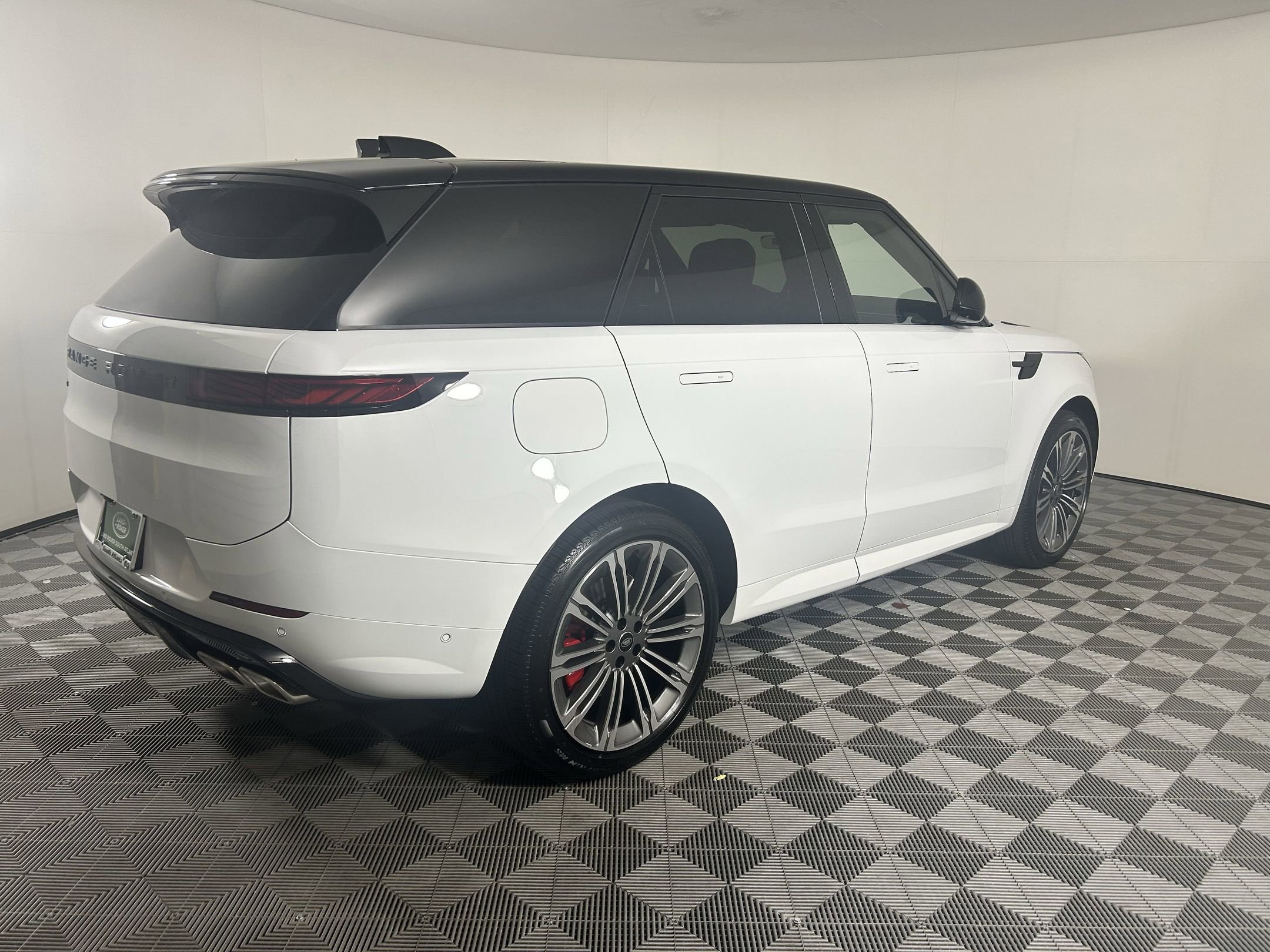 New 2025 Land Rover Range Rover Sport Dynamic SE image 7