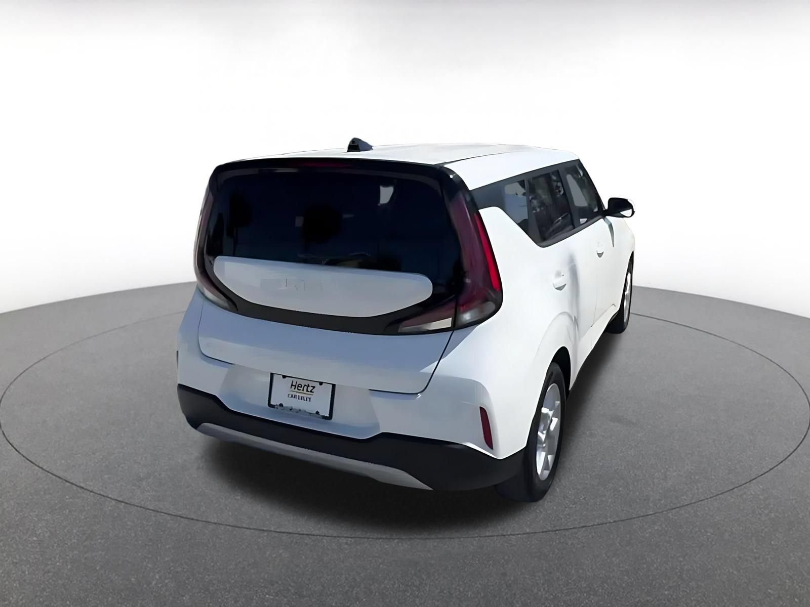 Used 2025 Kia Soul LX w/ LX Technology Package FWD image 14