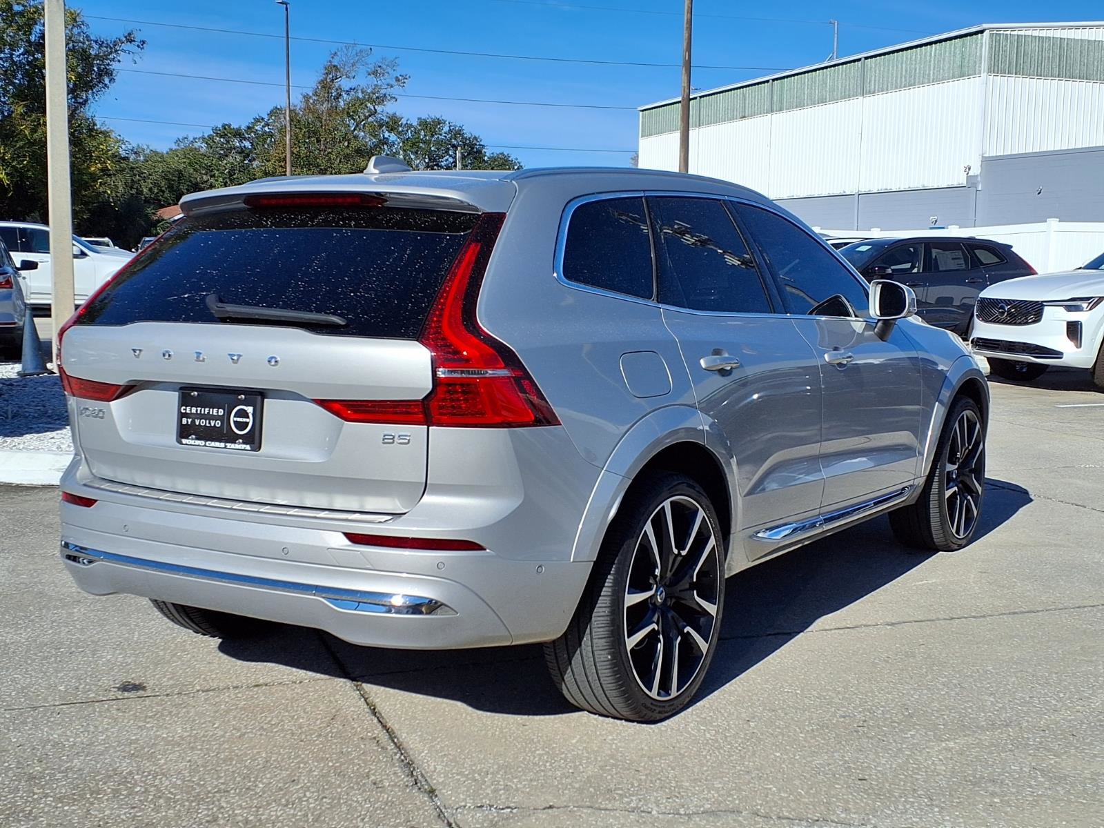 Certified 2023 Volvo XC60 B5 Ultimate w/ Protection Package Premier image 7