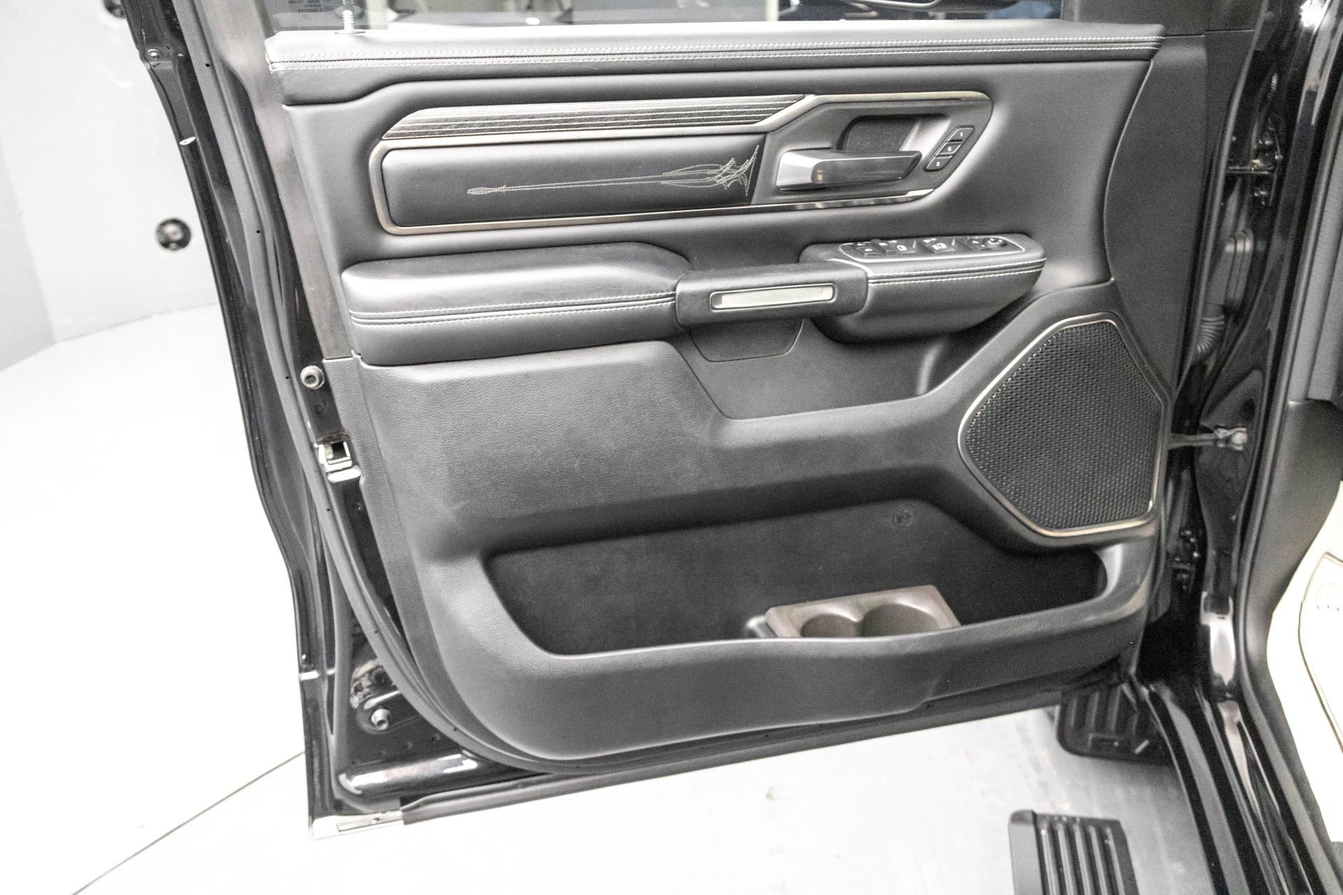 Used 2020 RAM 1500 Limited w/ Cold Weather Group image 31