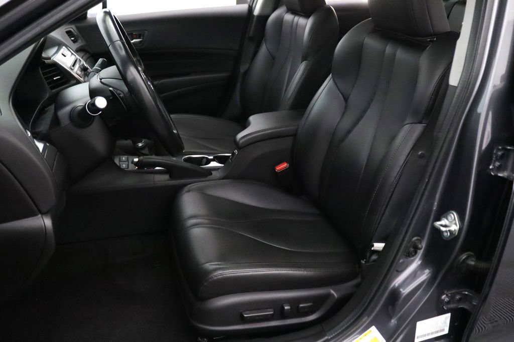 Used 2019 Acura ILX image 2