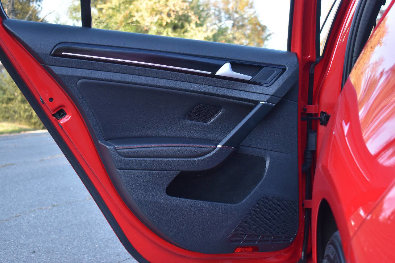 Used 2017 Volkswagen GTI S image 10