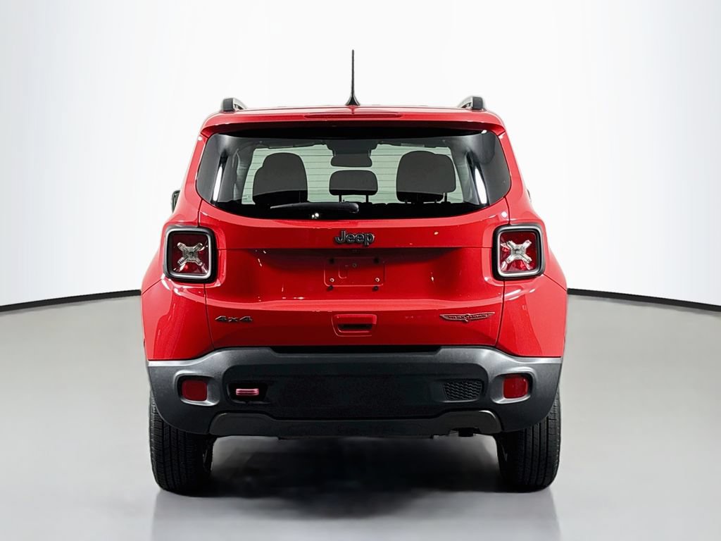 Used 2018 Jeep Renegade Trailhawk AWD/4WD image 6