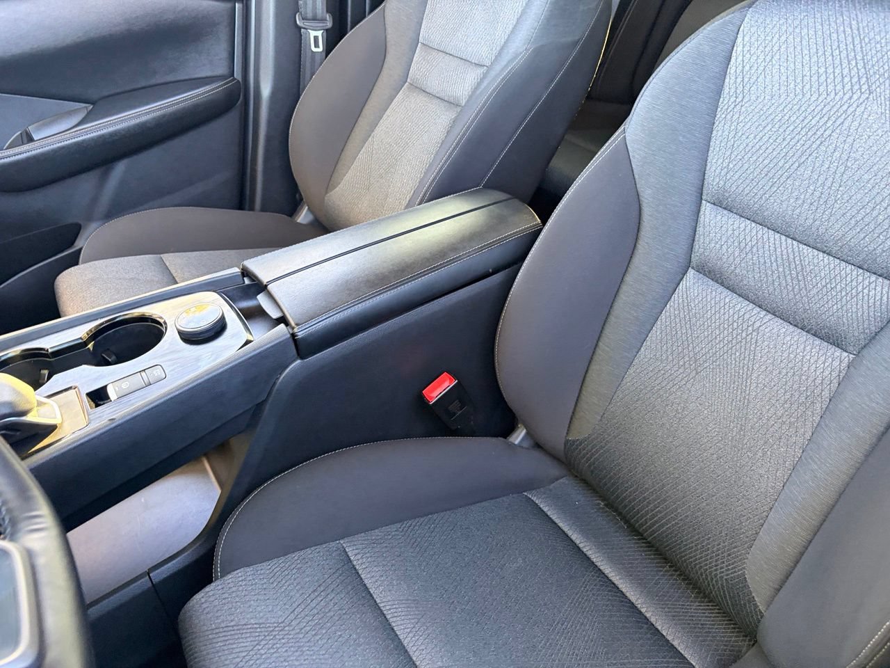 Certified 2025 Nissan Rogue SV AWD/4WD image 20