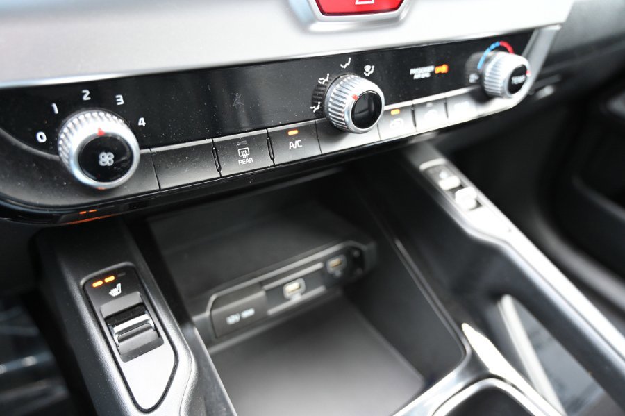 Used 2020 Kia Telluride S w/ S 8 Passenger Seating Package image 25