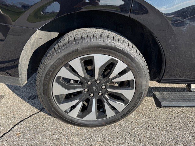 Used 2025 Ford Expedition Platinum w/ Driver's Package image 43