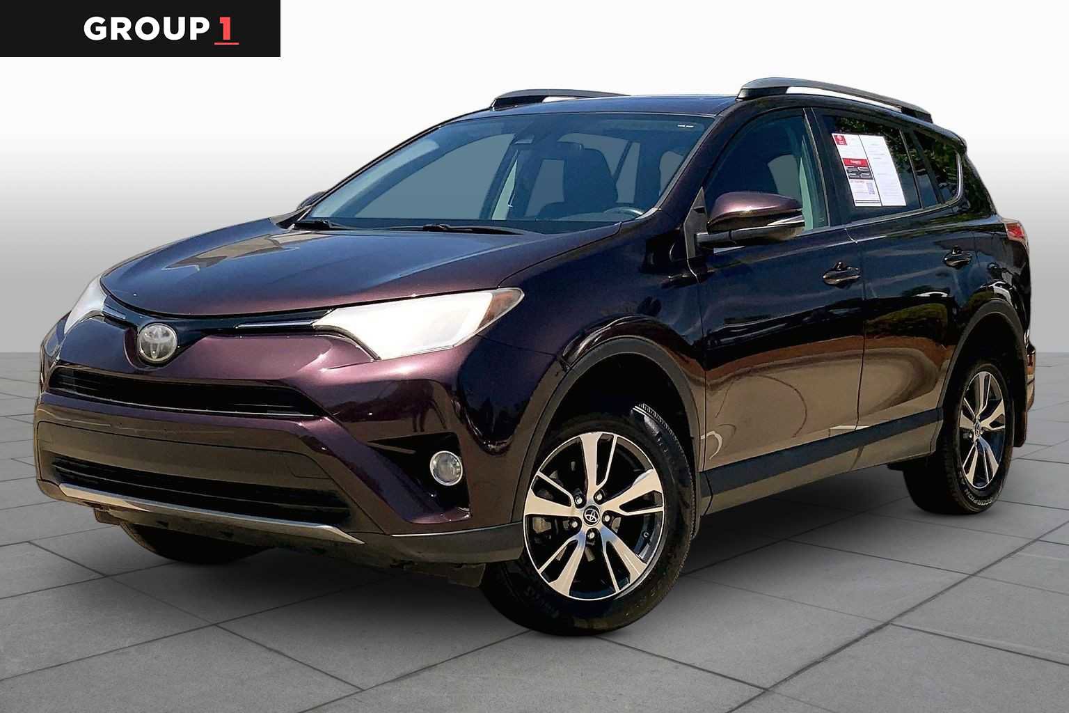 Used 2018 Toyota RAV4 XLE AWD/4WD image 1