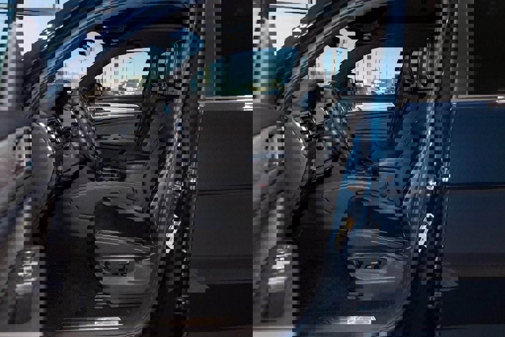 Used 2023 Volkswagen Atlas Cross Sport SE image 17