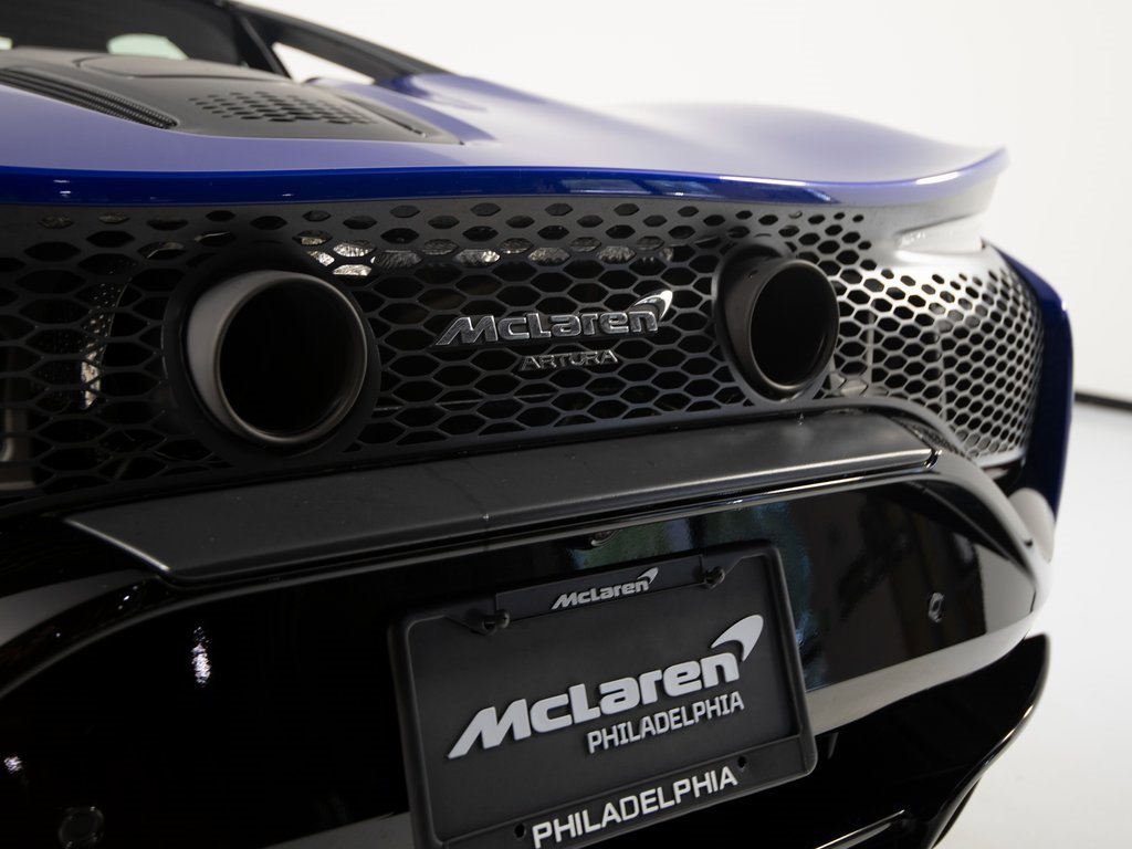 Used 2024 McLaren Artura image 39