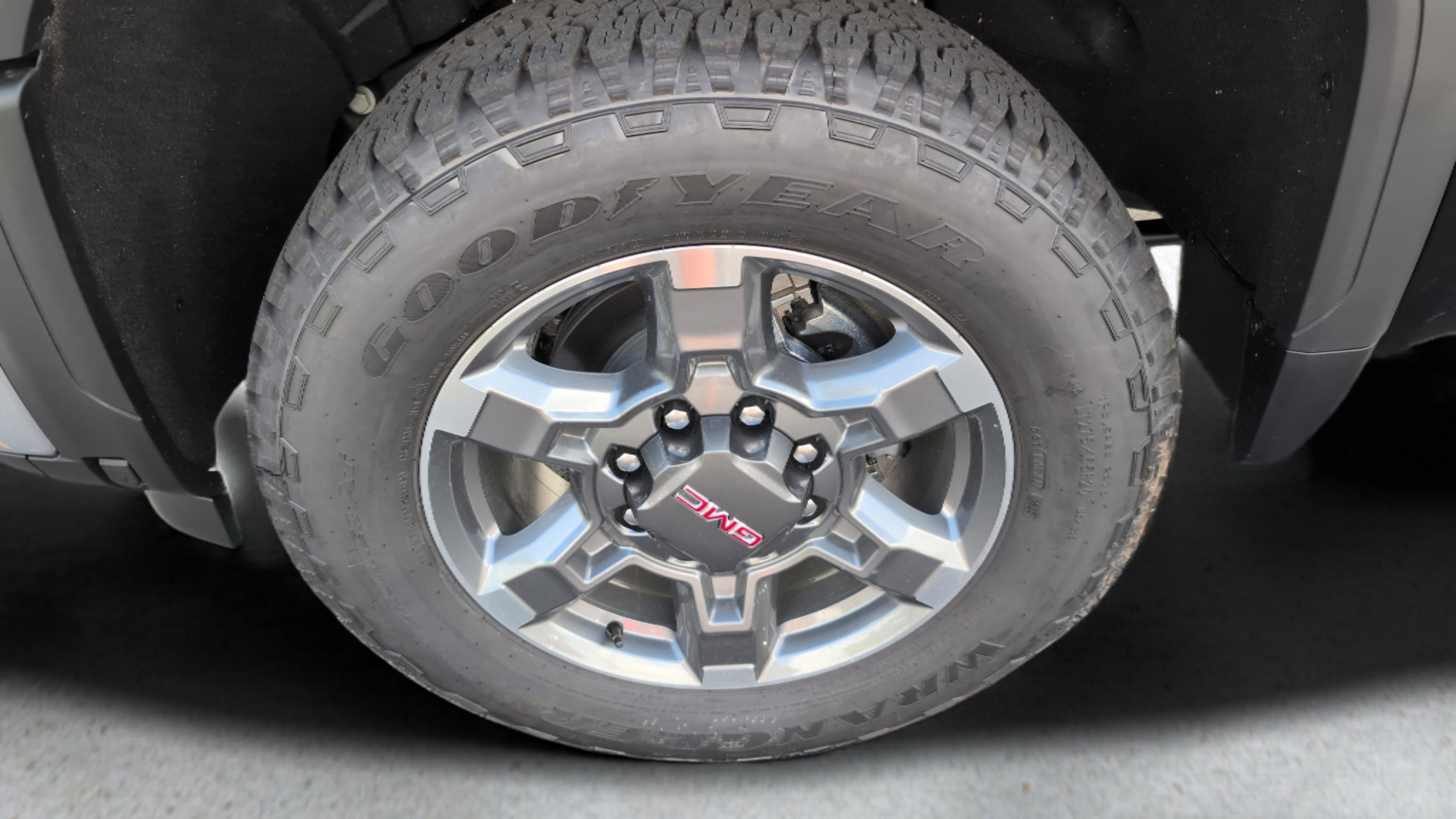 New 2025 GMC Sierra 2500 SLT w/ SLT Convenience Package AWD/4WD image 24