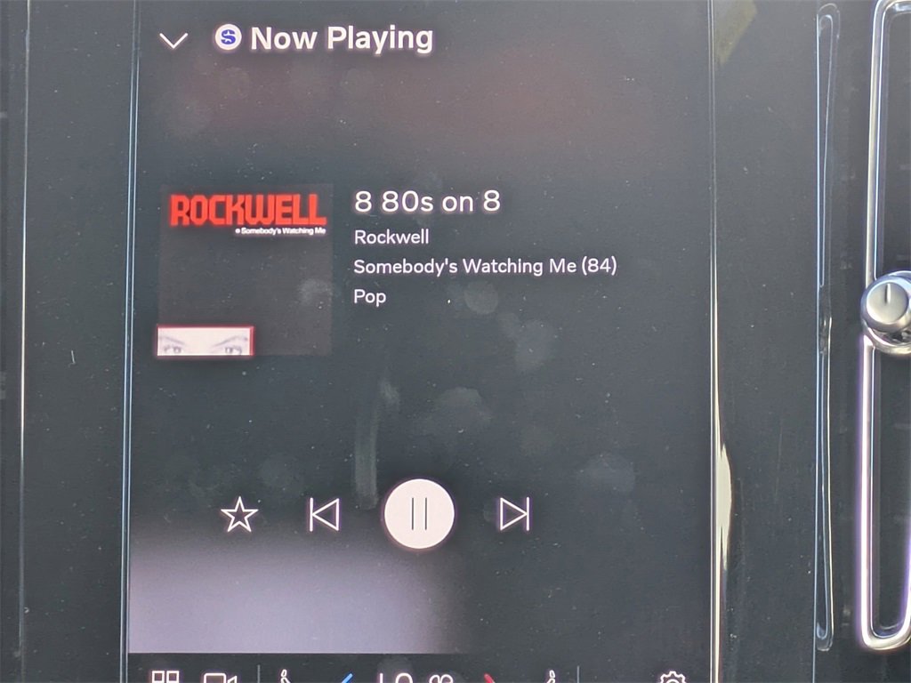 Certified 2025 Volvo XC40 B5 Core image 18