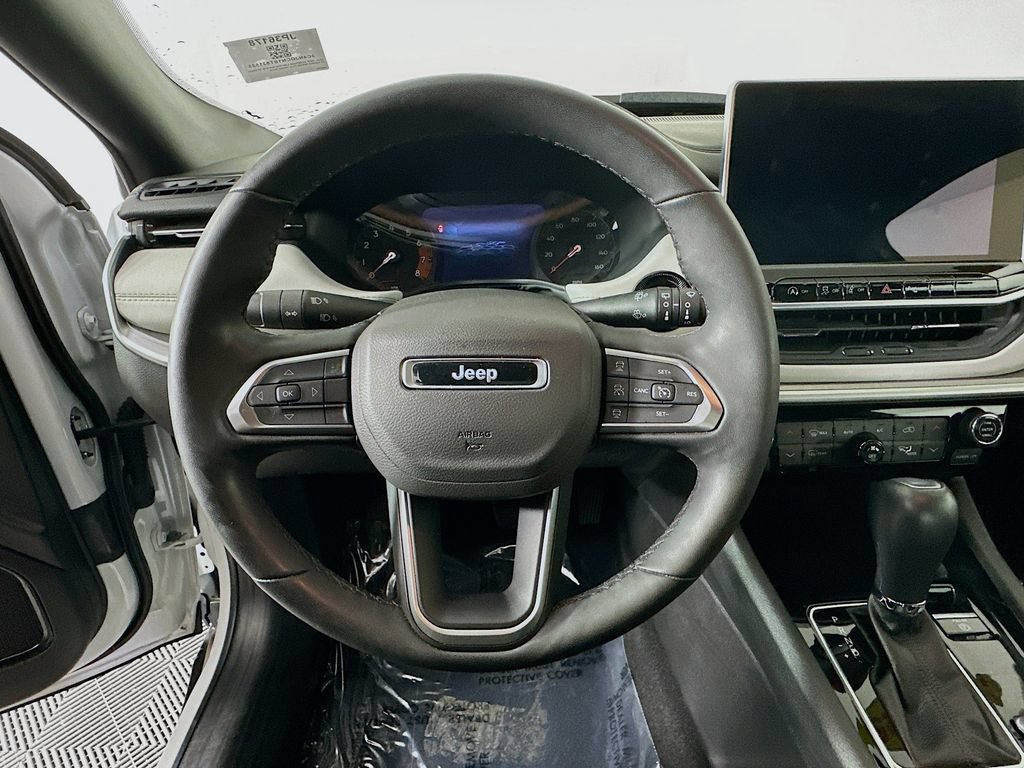 Certified 2025 Jeep Compass Limited AWD/4WD image 18