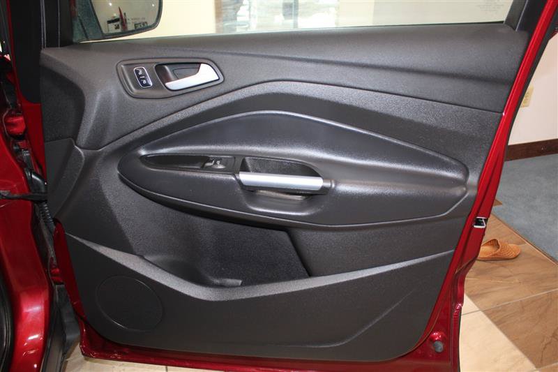 Used 2017 Ford Escape Titanium AWD/4WD image 32