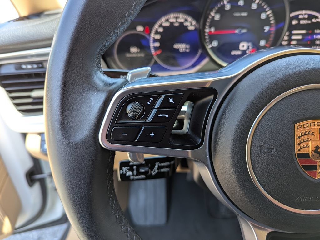 Used 2018 Porsche Panamera RWD image 16