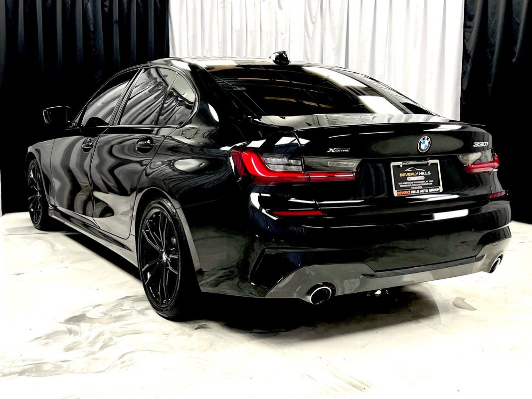 Used 2022 BMW 330i xDrive Sedan w/ M Sport Package image 8