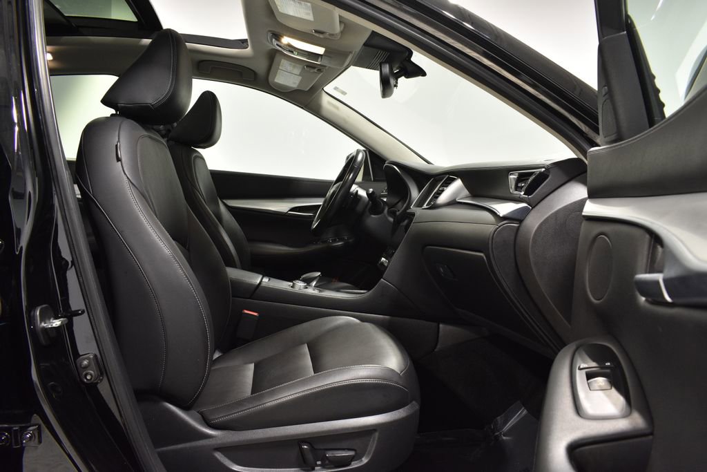 Used 2019 INFINITI QX50 Luxe w/ Navigation Package image 31