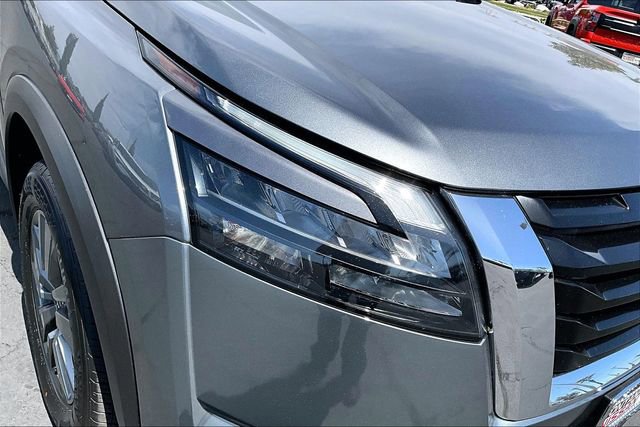 Certified 2024 Nissan Pathfinder SV FWD image 31