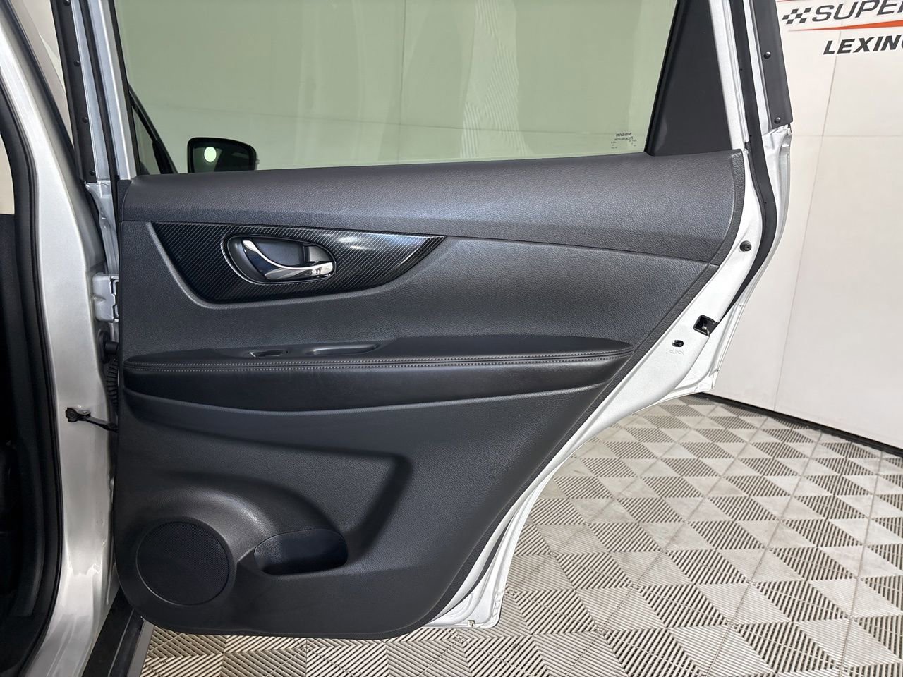 Used 2017 Nissan Rogue SL w/ SL Premium Package image 28