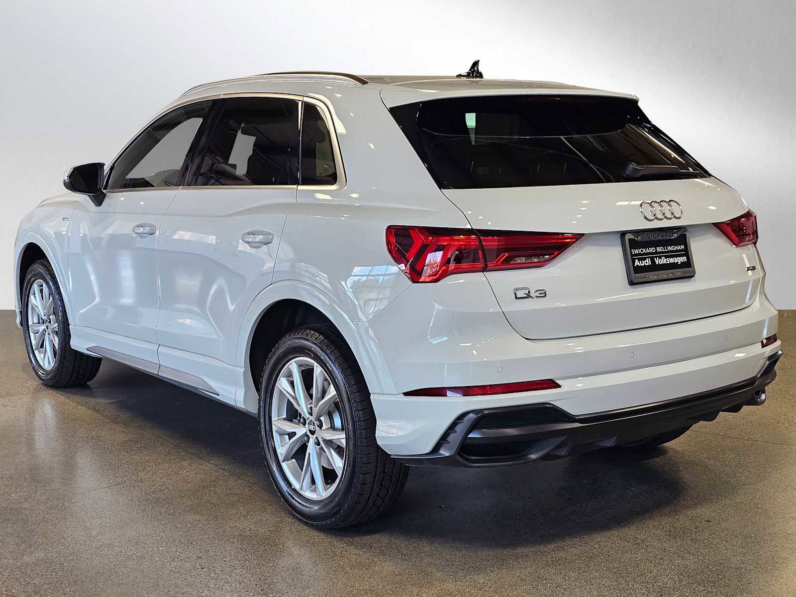 Used 2022 Audi Q3 2.0T Premium w/ Convenience Package image 5
