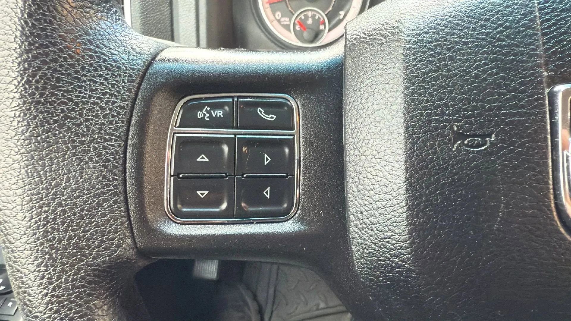 Used 2016 RAM 1500 Classic SLT AWD/4WD image 12