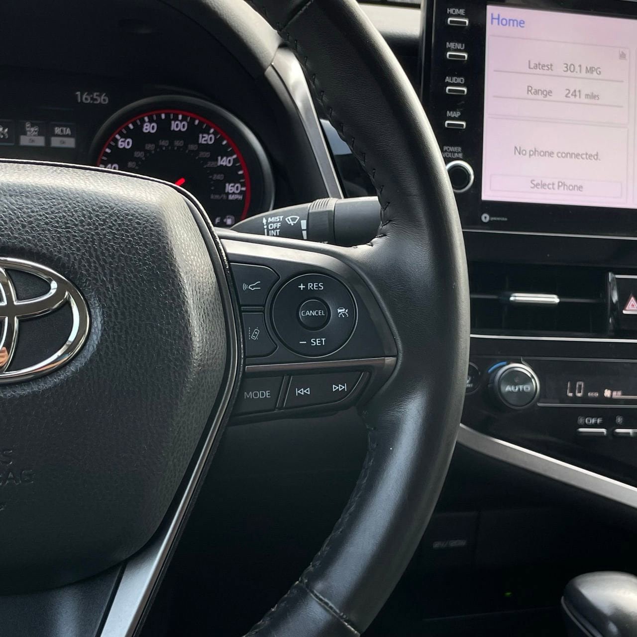 Used 2024 Toyota Camry XSE FWD image 15
