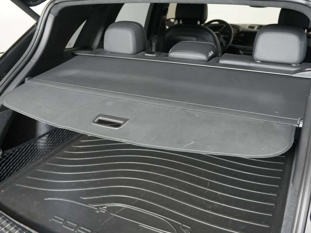 Certified 2024 Porsche Cayenne Turbo AWD/4WD image 50