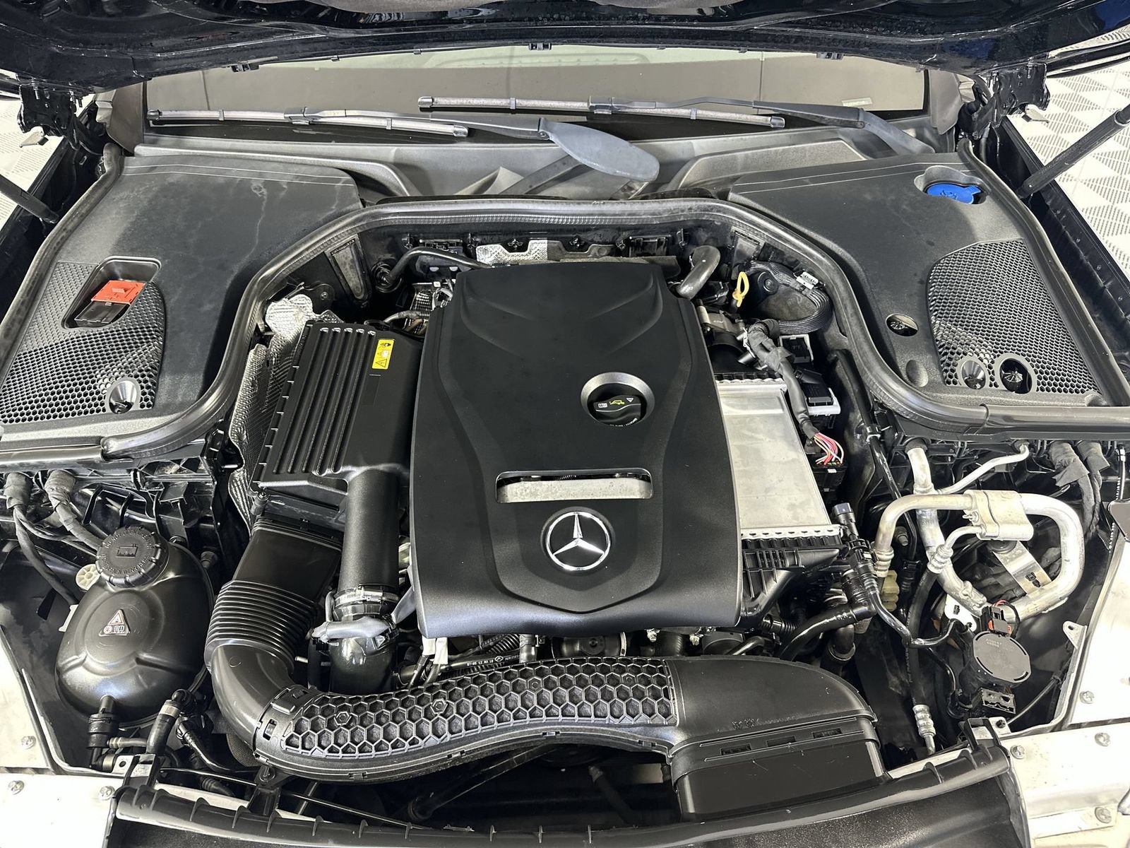 Used 2018 Mercedes-Benz E 300 image 28
