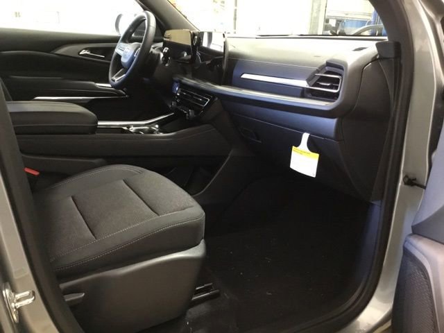 New 2026 Chevrolet Traverse LT w/ LPO, Floor Liner Package image 54