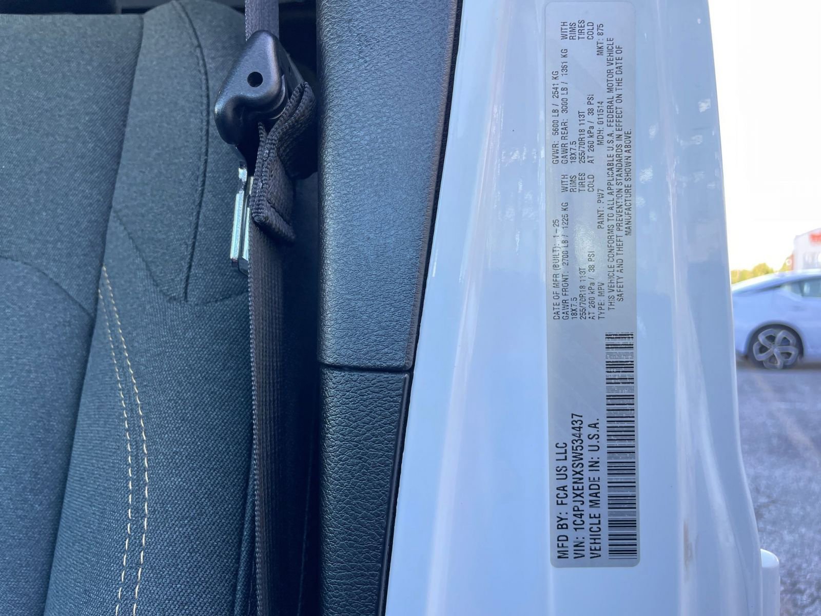 Used 2025 Jeep Wrangler Sahara image 28