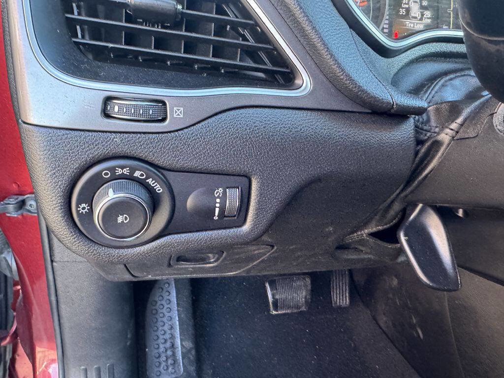 Used 2019 Jeep Cherokee Latitude w/ Popular Appearance Group image 13